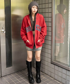 レッド　モデル：159cm F着用