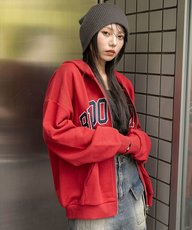 レッド　モデル：159cm F着用