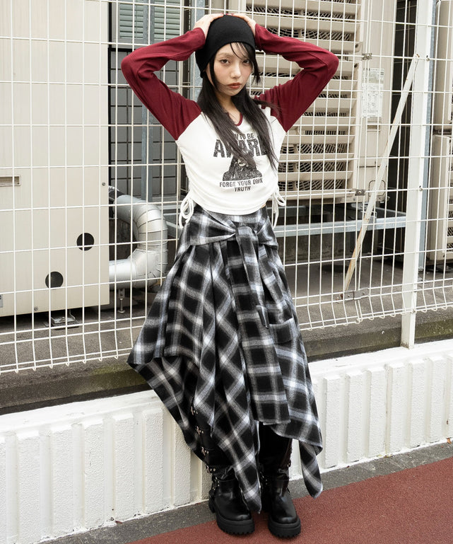 レッド　モデル：159cm F着用