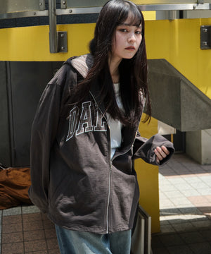 チャコール　モデル：160㎝　M着用