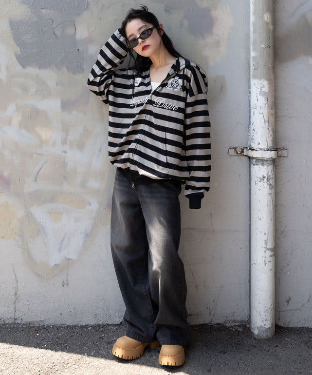 グレーボーダー モデル：160cm M着用