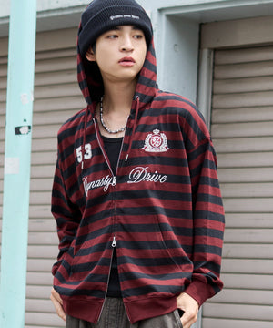 レッドボーダー モデル：180cm L着用