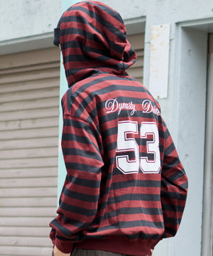 レッドボーダー モデル：180cm L着用