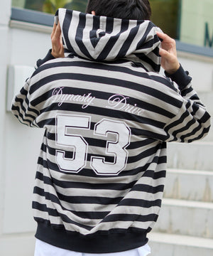 グレーボーダー モデル：180cm L着用