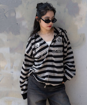 グレーボーダー モデル：160cm M着用