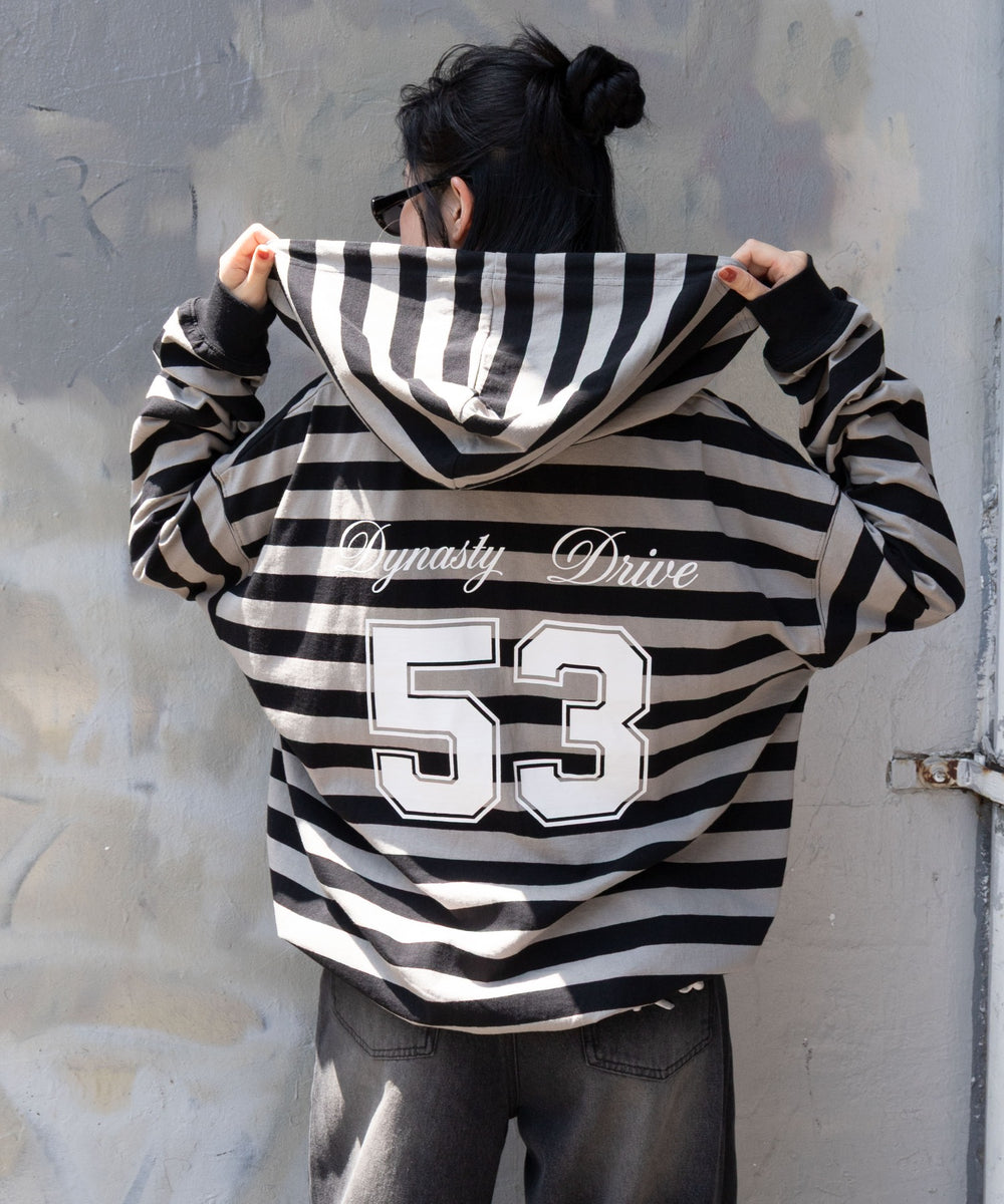 グレーボーダー モデル：160cm M着用