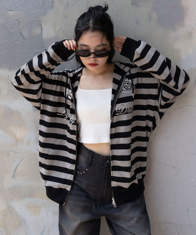 グレーボーダー モデル：160cm M着用