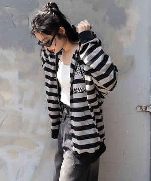 グレーボーダー モデル：160cm M着用