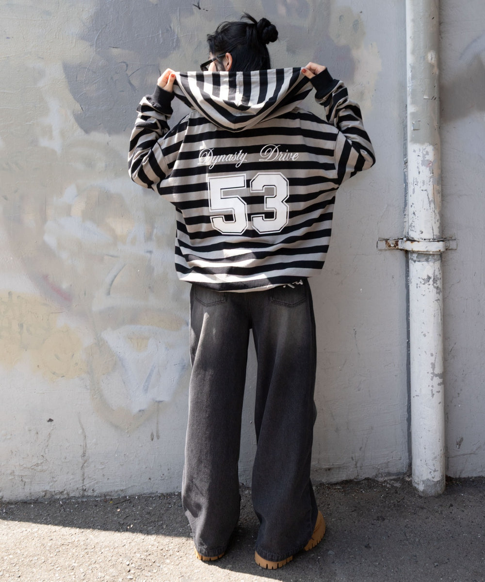 グレーボーダー モデル：160cm M着用