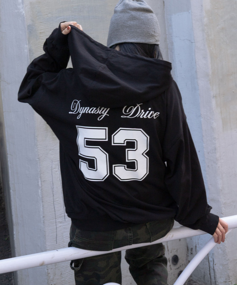 ブラック モデル：160cm M着用