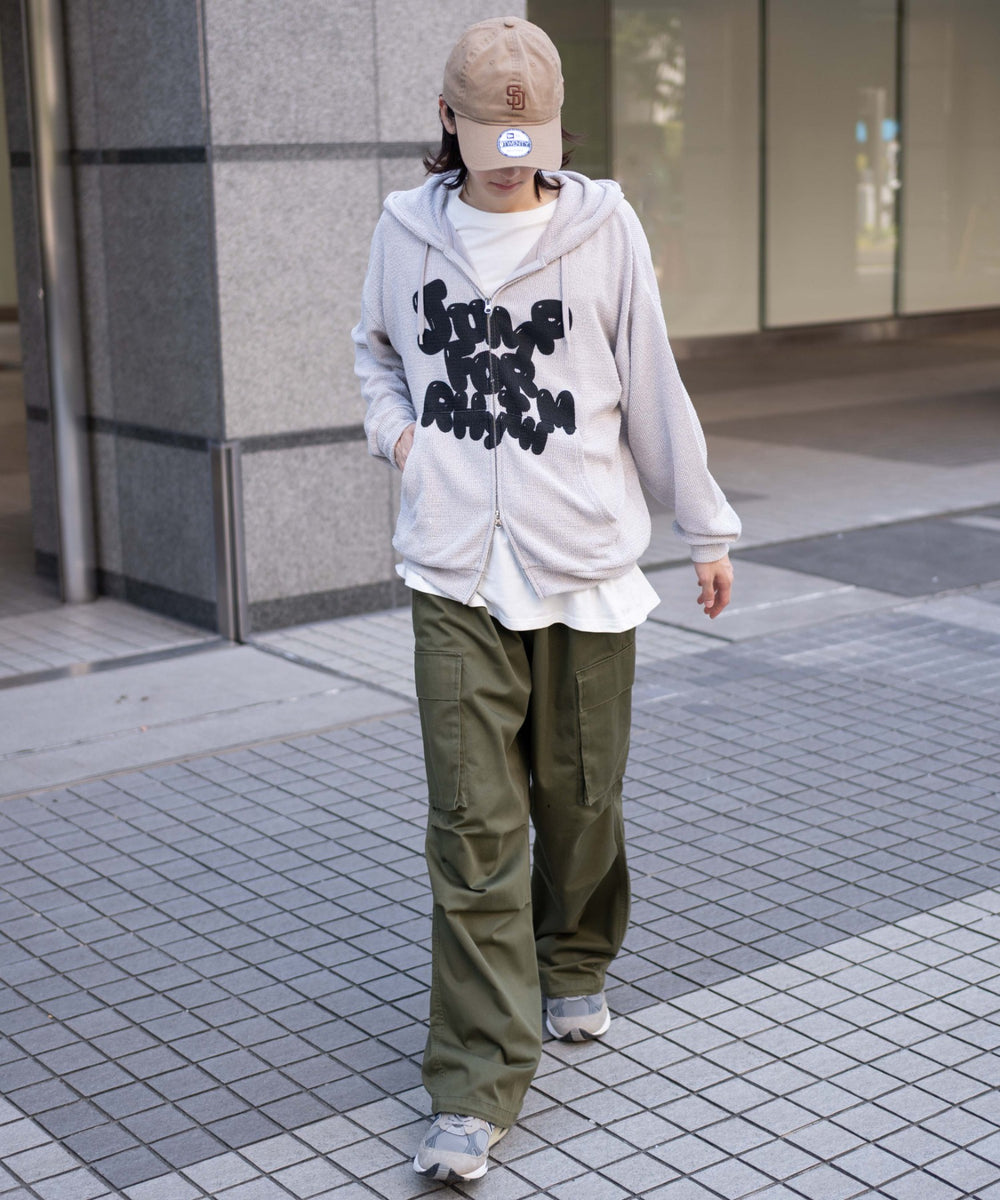 グレー モデル：175cm L着用