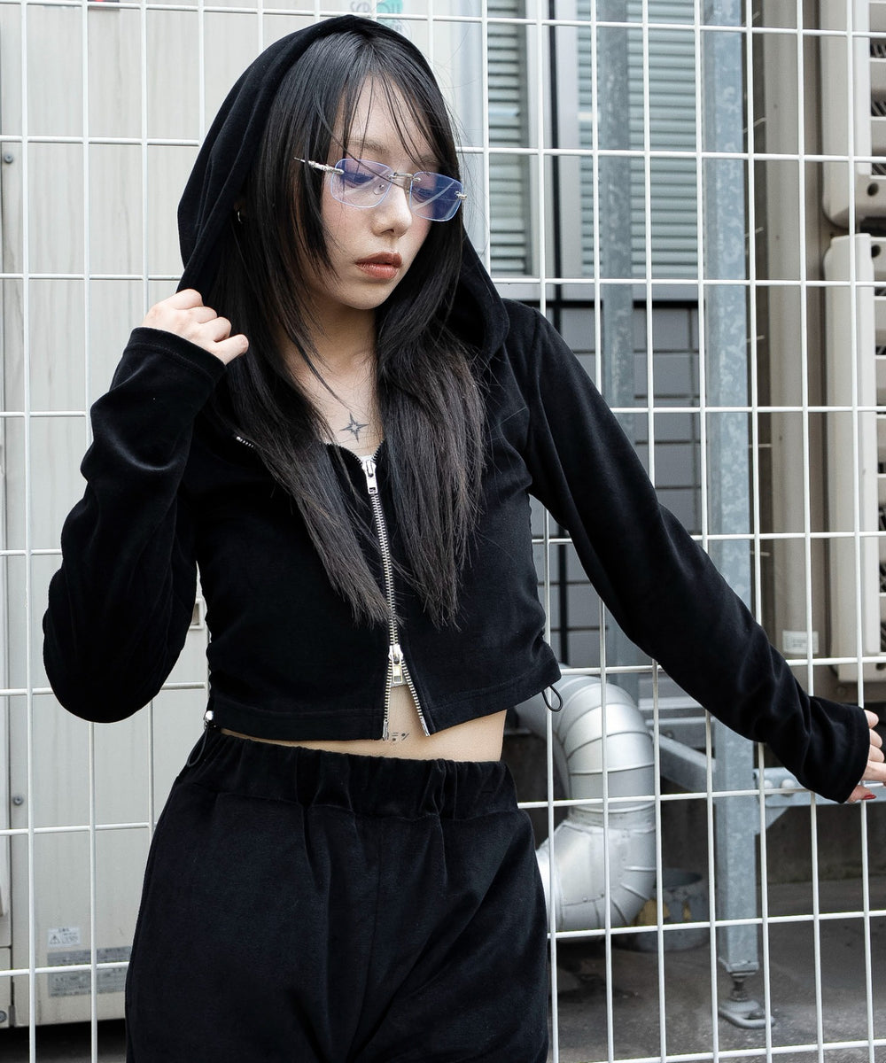 ブラック　モデル：159cm F着用