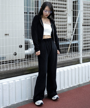 ブラック　モデル：159cm F着用