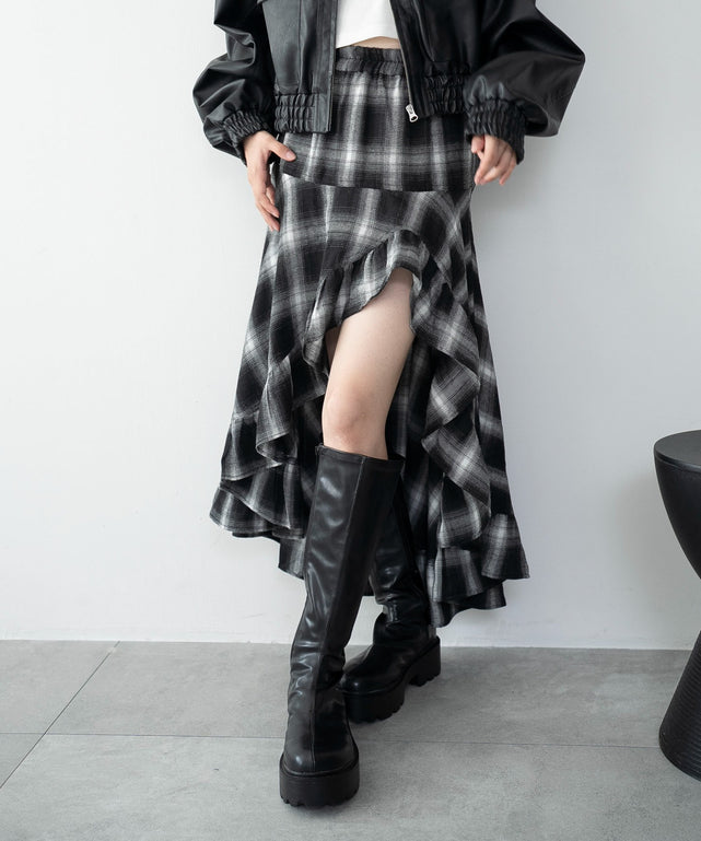 ブラックチェック１　163cm F着用