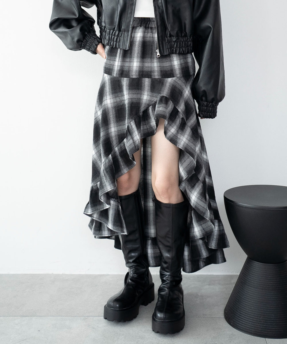 ブラックチェック１　163cm F着用