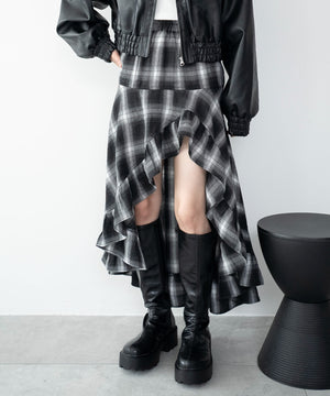 ブラックチェック１　163cm F着用