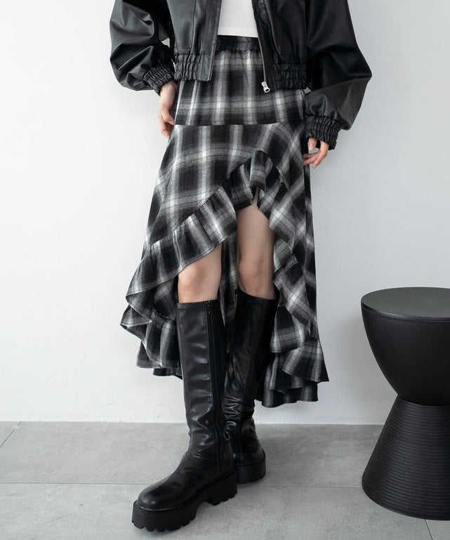 ブラックチェック１　163cm F着用