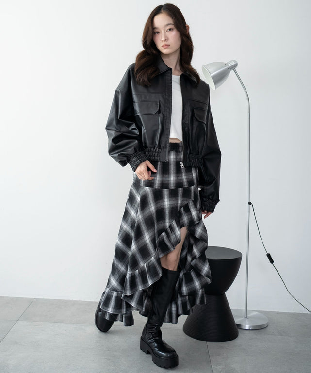 ブラックチェック１　163cm F着用