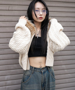 ホワイトアイボリー　モデル：159cm F着用