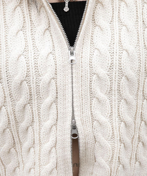 フェイクファー付きケーブルニットパーカー