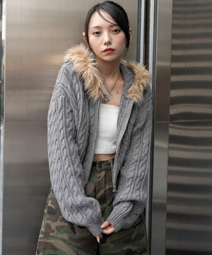 グレー　モデル：159cm F着用