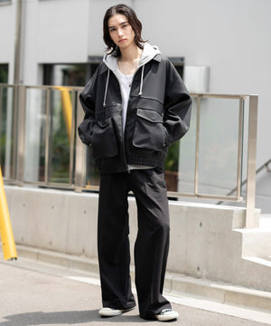 ブラック モデル：175cm L着用