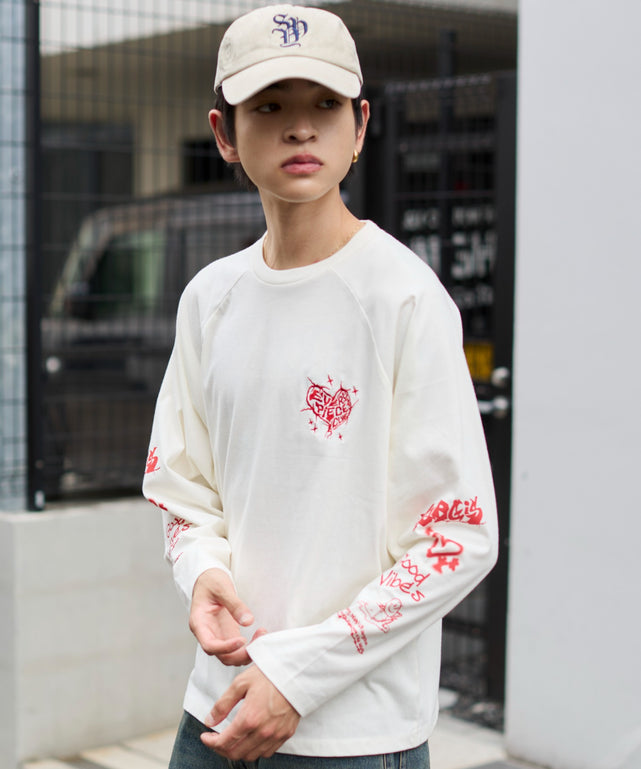 ホワイト モデル：180cm L着用