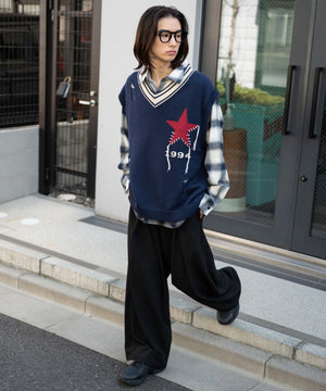 ネイビー モデル：175cm L着用