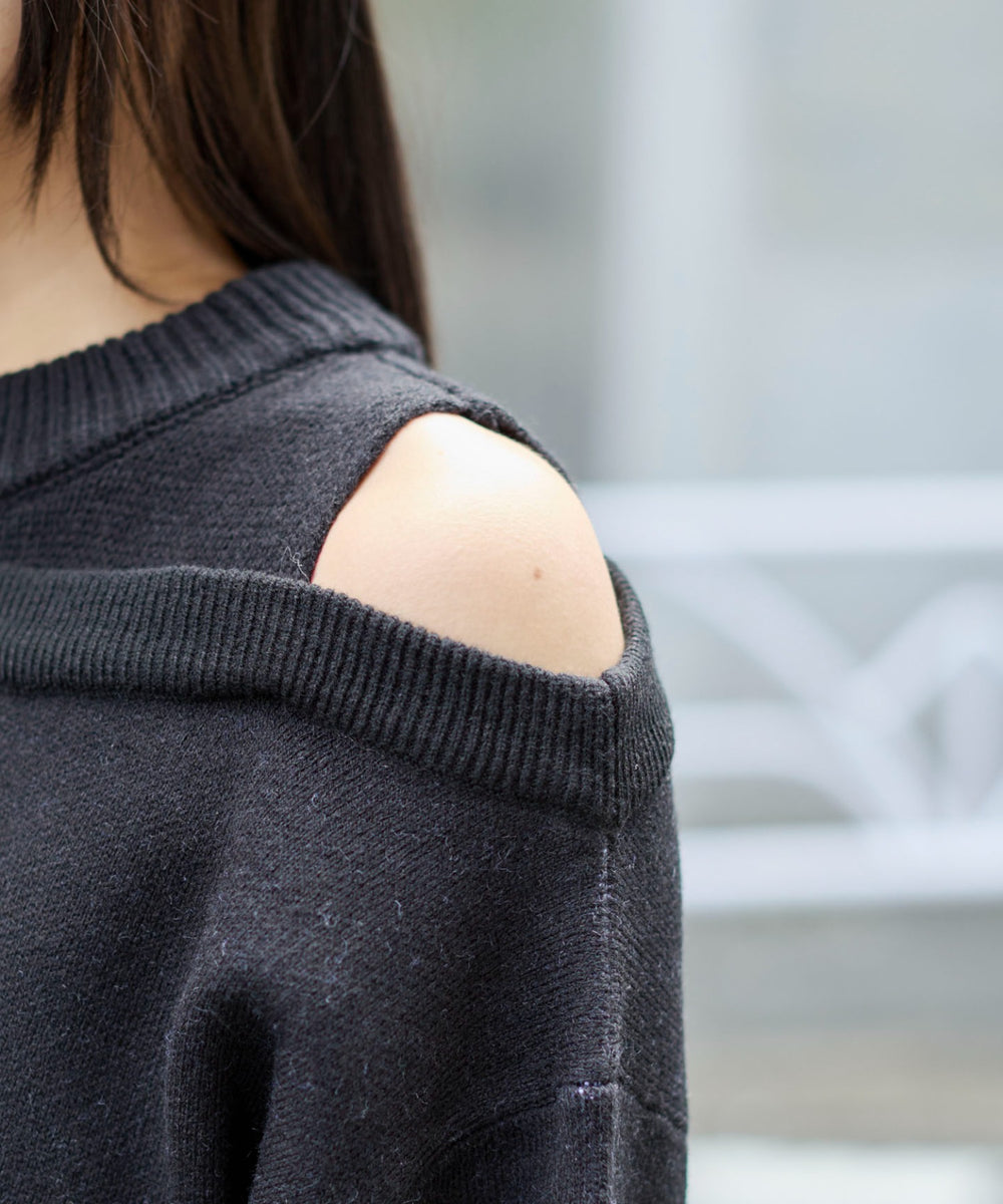 オープンショルダーナンバリングニット