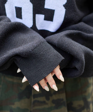 オープンショルダーナンバリングニット