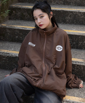 ブラウンソノタ モデル：160cm L着用