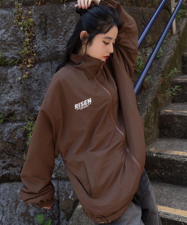 ブラウンソノタ モデル：160cm L着用