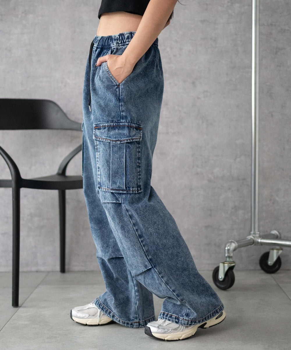 デニム中濃加工 モデル：160cm M着用