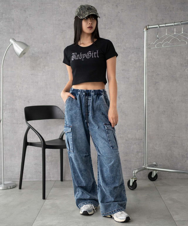 デニム中濃加工 モデル：160cm M着用