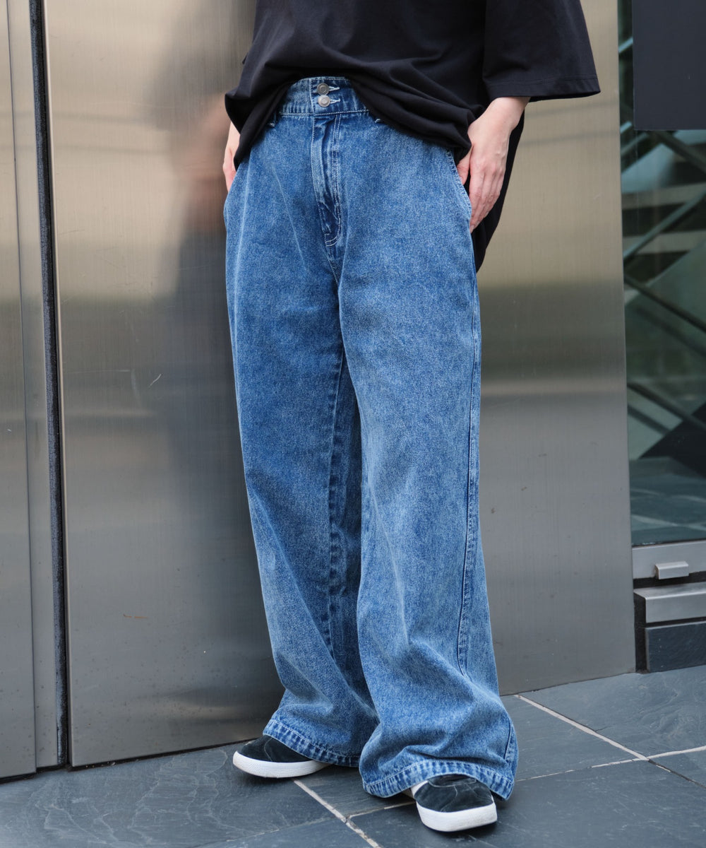 デニム中濃加工 モデル：160cm M着用