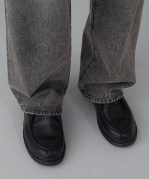 ストレートデニムパンツ