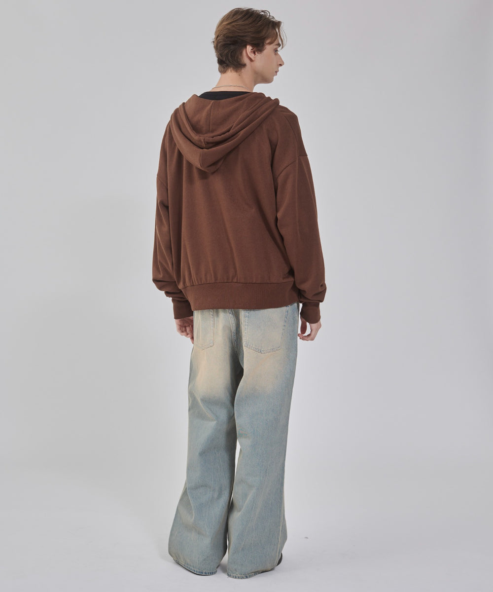 デニム淡加工 モデル：178cm L着用