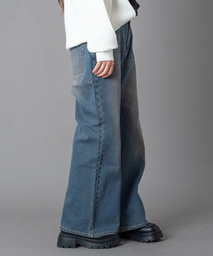 デニム中濃 モデル：162cm M着用