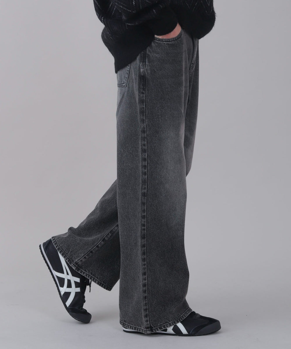 ブラック モデル：178cm L着用