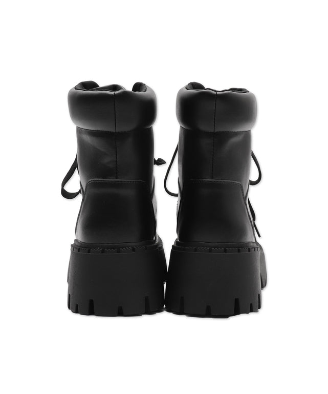 スニーカーブーツ