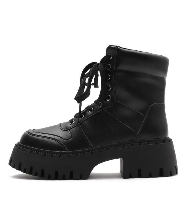 スニーカーブーツ