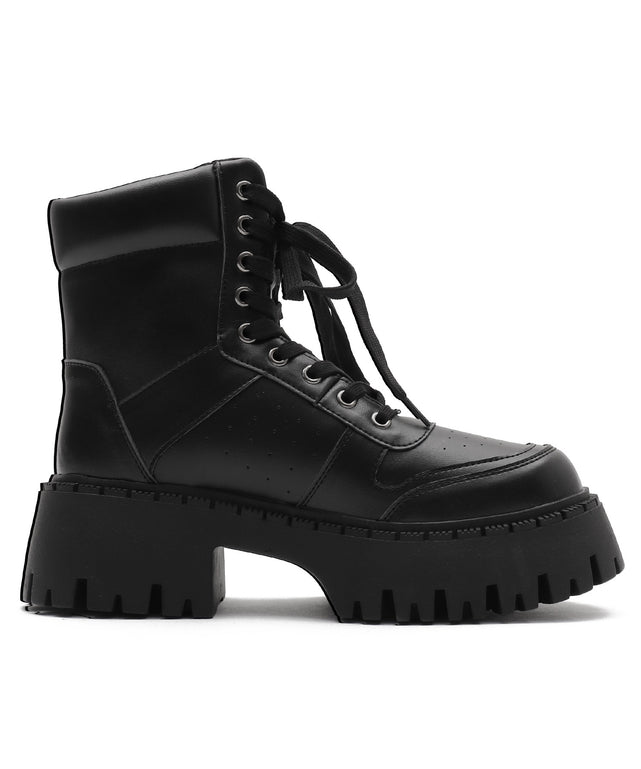 スニーカーブーツ