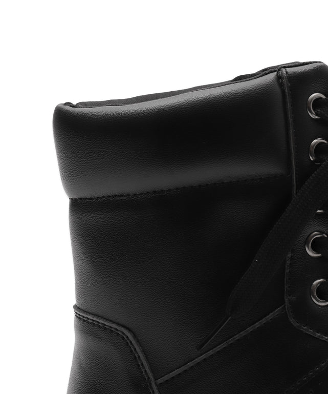 スニーカーブーツ