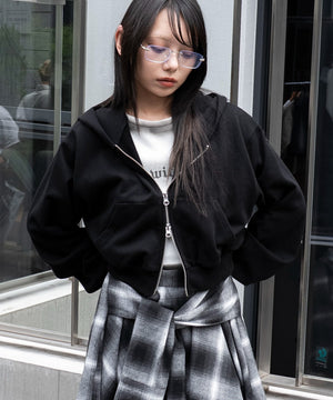 ブラック　モデル：159cm F着用