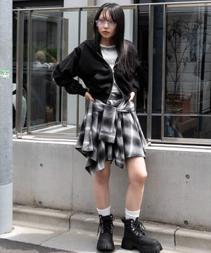 ブラック　モデル：159cm F着用