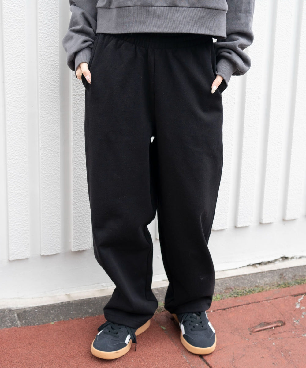 ブラック　モデル：159cm XS着用