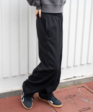 ブラック　モデル：159cm XS着用