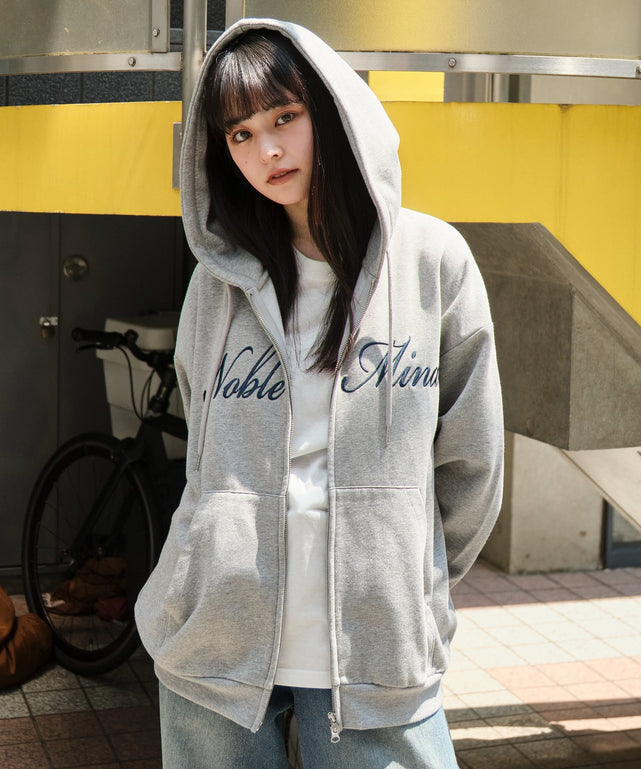 グレーソノタ　モデル：160㎝　M着用