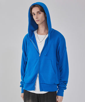 ブルー モデル：178cm L着用