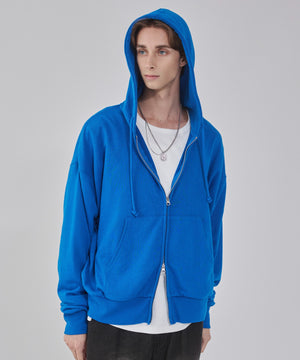 ブルー モデル：178cm L着用